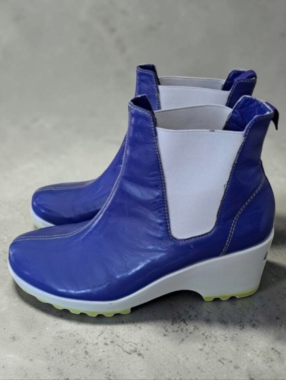 Rockport Women's patent white and blue rain boots Hydro-shield Waterproof